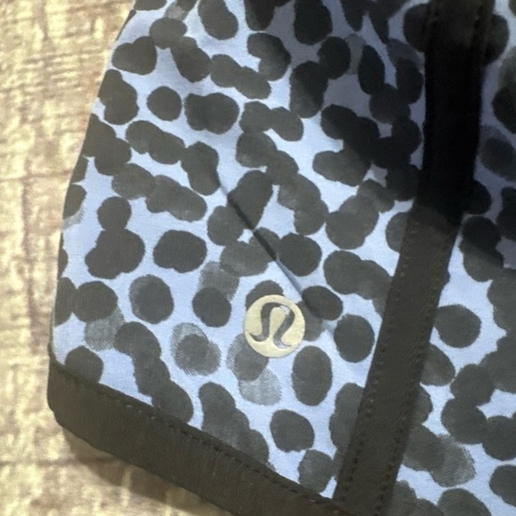 Lululemon Tracker Shorts - Picture 8 of 9
